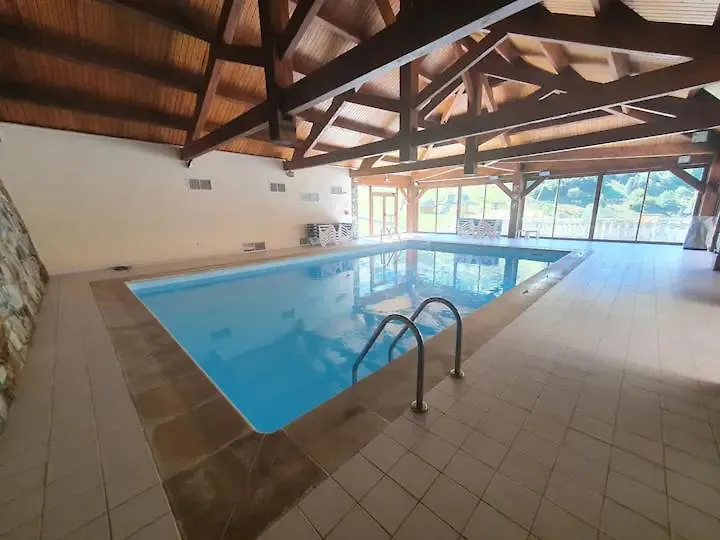 Pleine Nature Pied Pistes Piscine Chauffee Ustou France