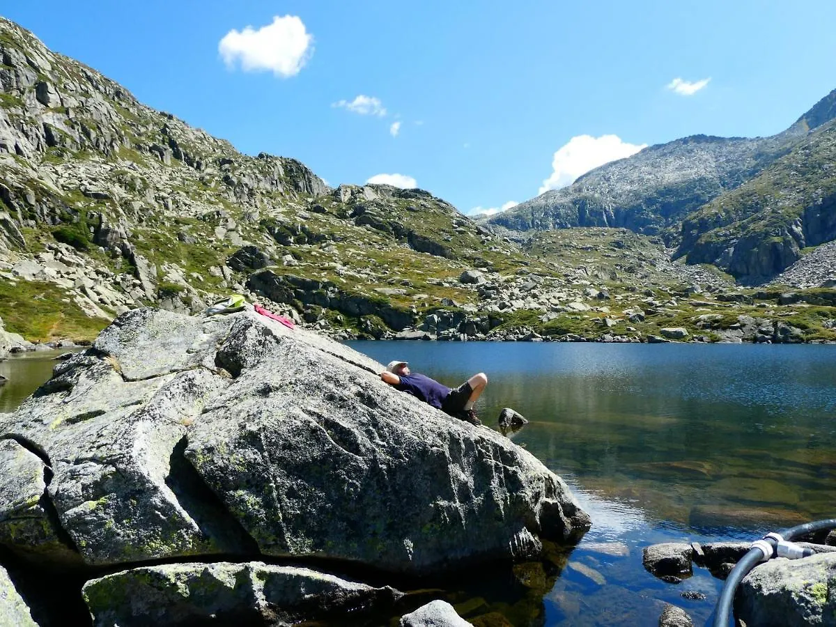 Pleine Nature Pied Pistes Piscine Chauffee Ustou 0*,  France